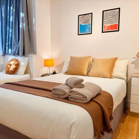 En-Suites With Free Parking 30Min To Central לונדון מראה חיצוני תמונה
