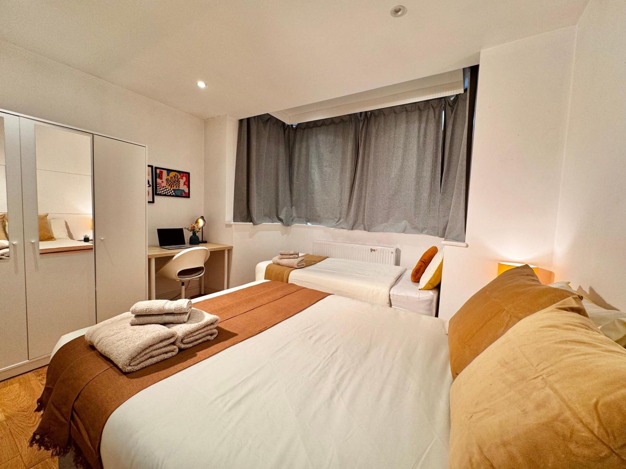 En-Suites With Free Parking 30Min To Central לונדון מראה חיצוני תמונה