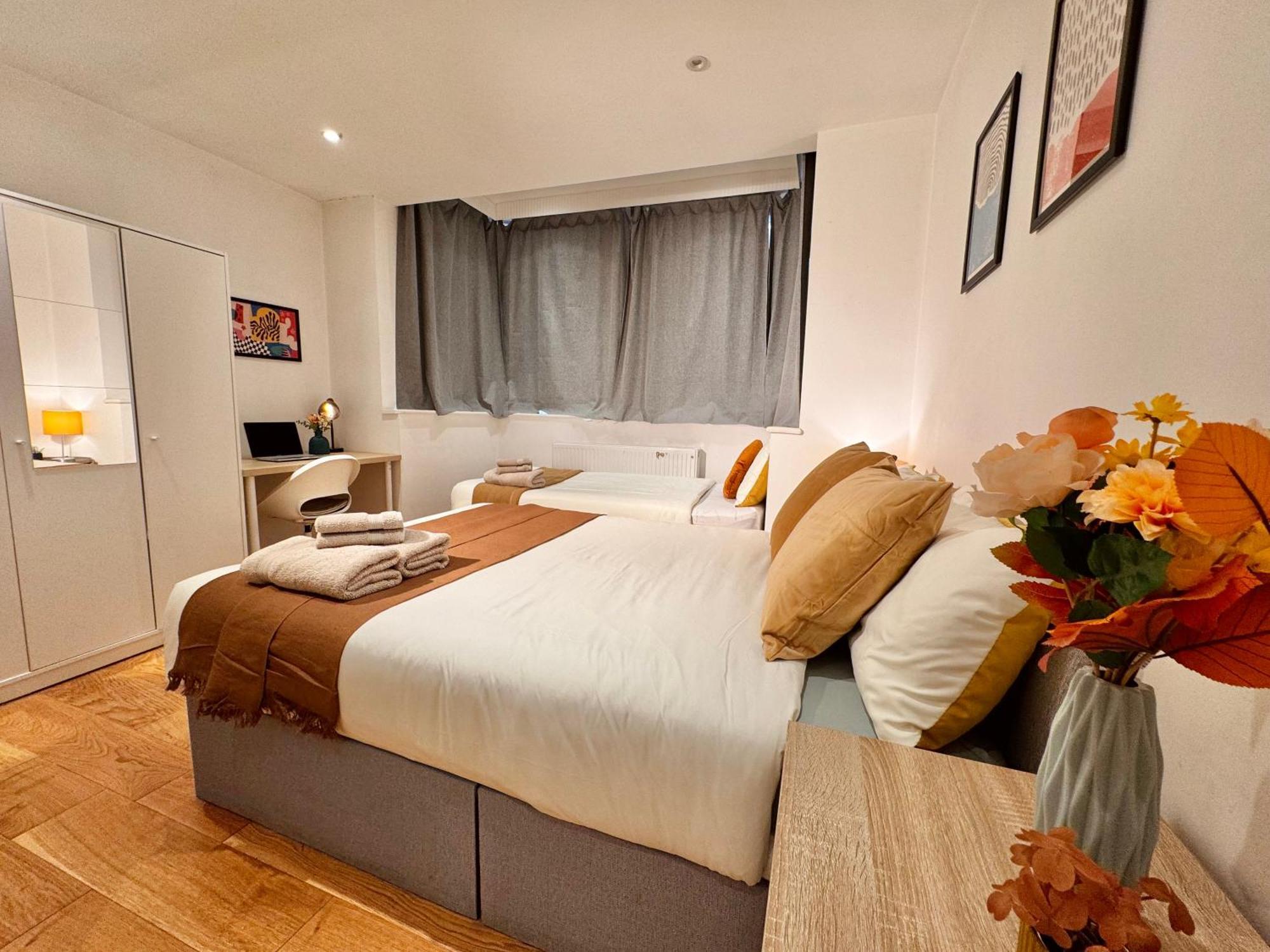 En-Suites With Free Parking 30Min To Central לונדון מראה חיצוני תמונה