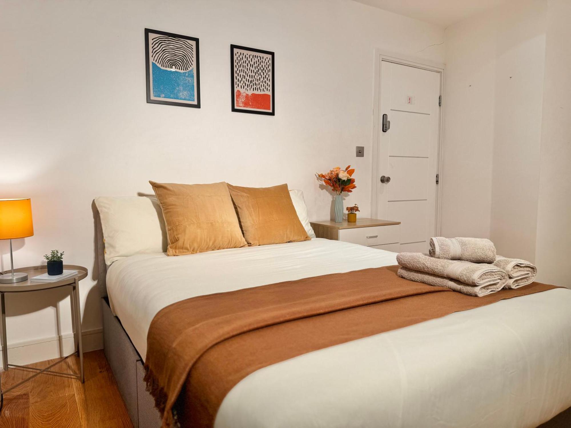 En-Suites With Free Parking 30Min To Central לונדון מראה חיצוני תמונה