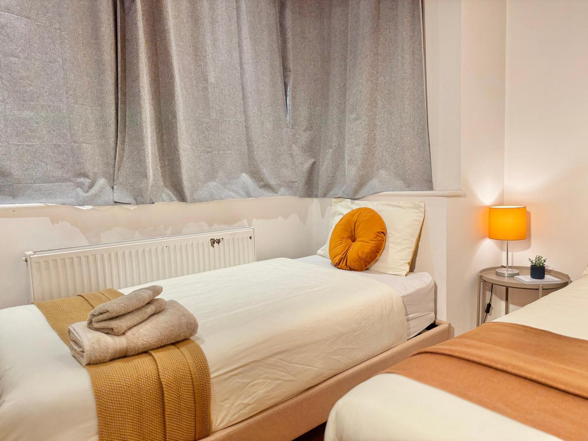 En-Suites With Free Parking 30Min To Central לונדון מראה חיצוני תמונה