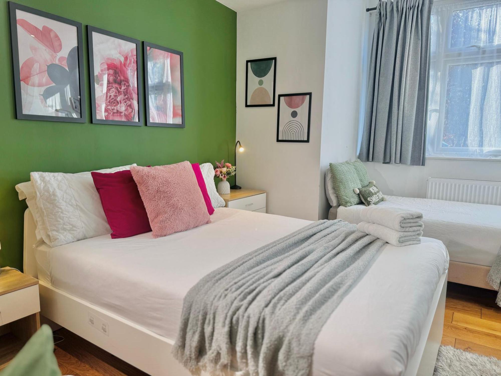 En-Suites With Free Parking 30Min To Central לונדון מראה חיצוני תמונה