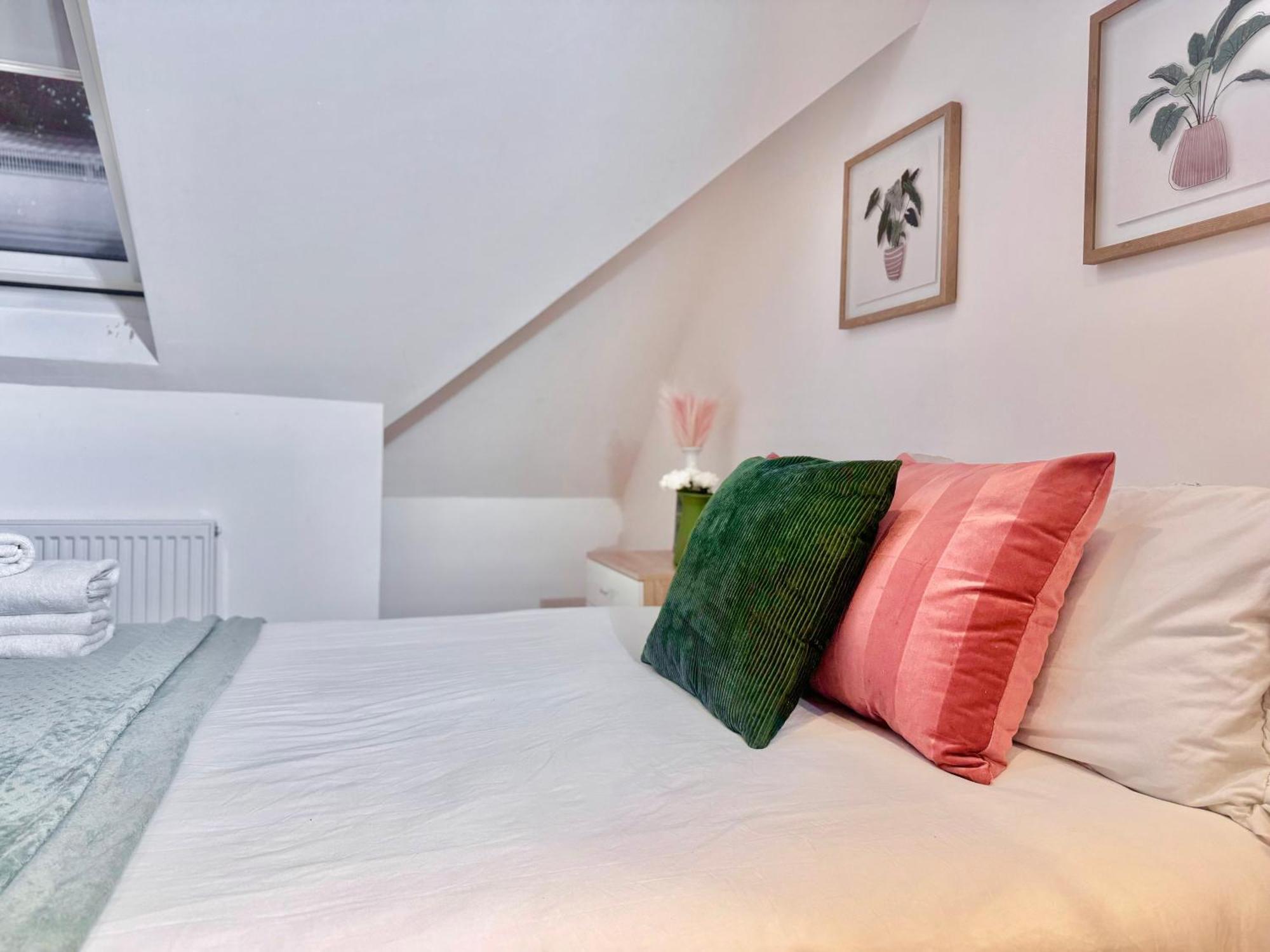 En-Suites With Free Parking 30Min To Central לונדון מראה חיצוני תמונה