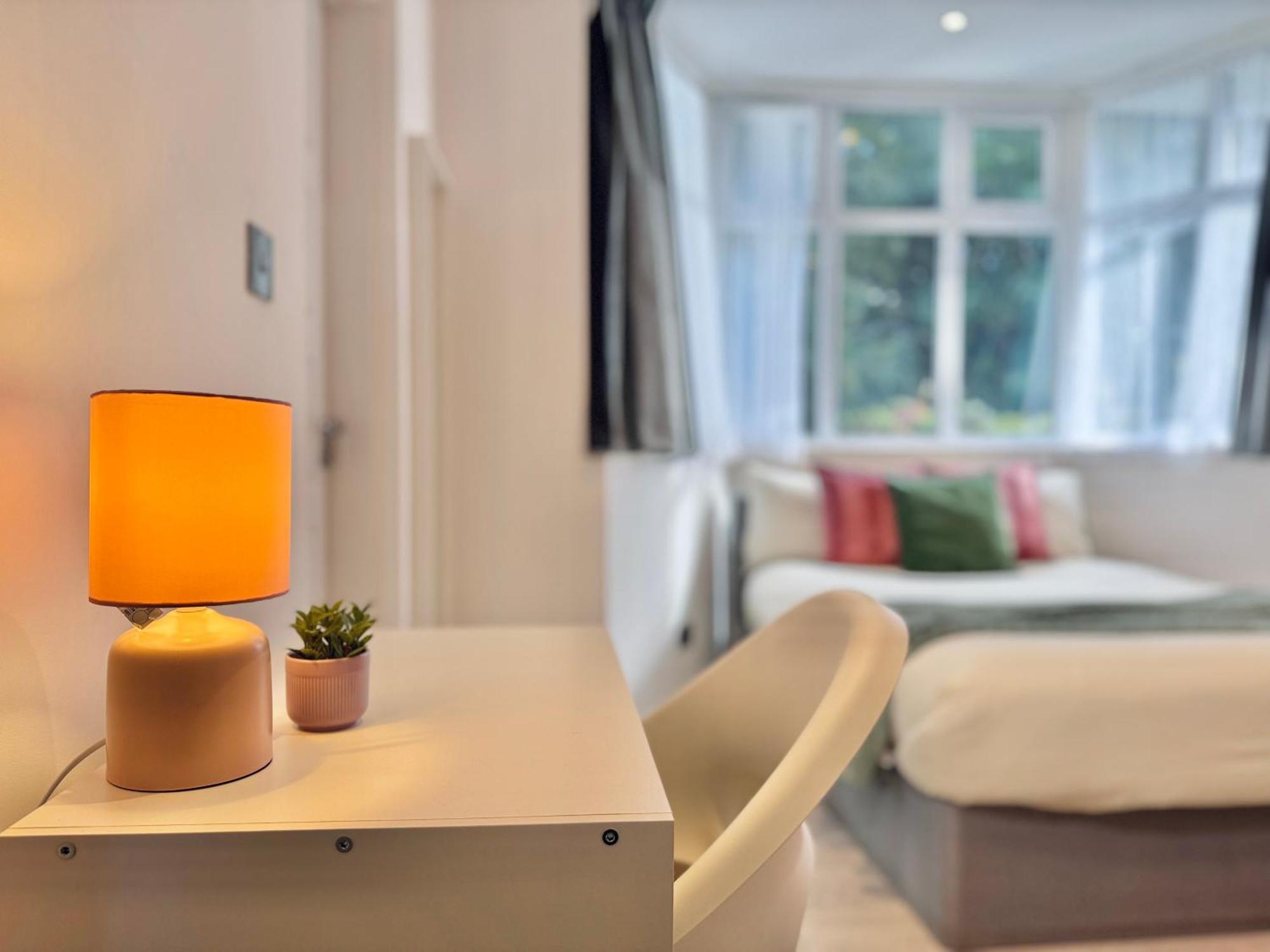 En-Suites With Free Parking 30Min To Central לונדון מראה חיצוני תמונה