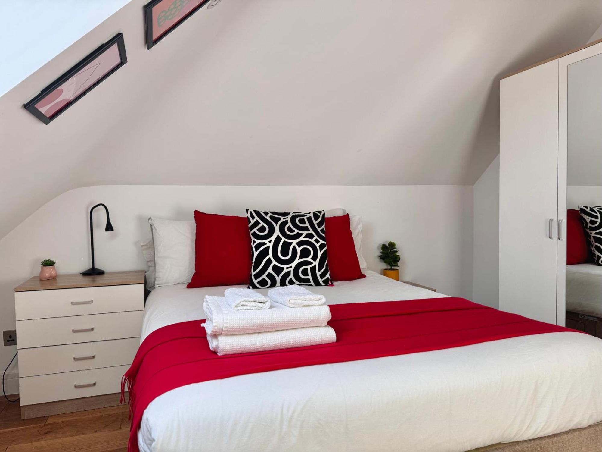 En-Suites With Free Parking 30Min To Central לונדון מראה חיצוני תמונה