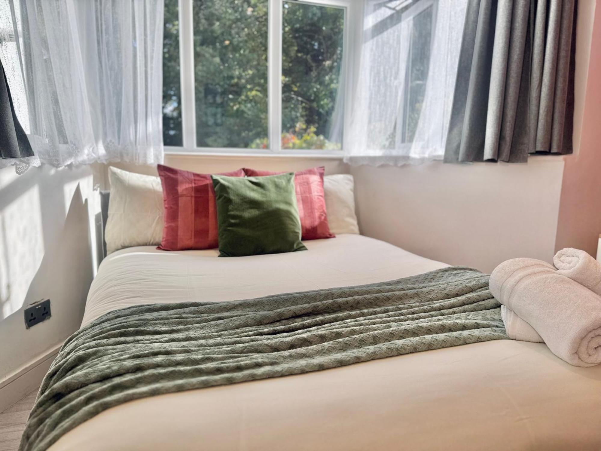 En-Suites With Free Parking 30Min To Central לונדון מראה חיצוני תמונה